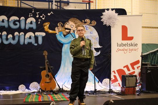 Gm. Leśniowice. III Jarmark Bożonarodzeniowy połączony z koncertem charytatywnym „Gramy dla Neli” [GALERIA ZDJĘĆ]