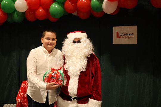 Gm. Leśniowice. III Jarmark Bożonarodzeniowy połączony z koncertem charytatywnym „Gramy dla Neli” [GALERIA ZDJĘĆ]