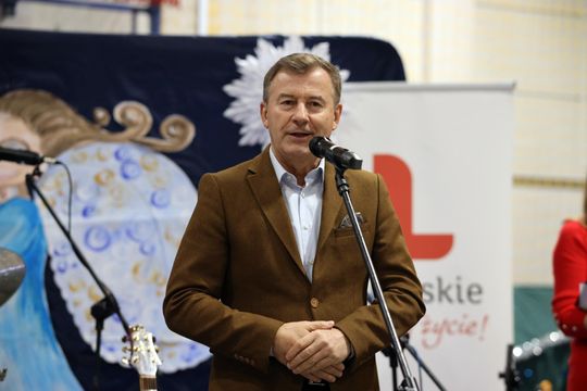 Gm. Leśniowice. III Jarmark Bożonarodzeniowy połączony z koncertem charytatywnym „Gramy dla Neli” [GALERIA ZDJĘĆ]