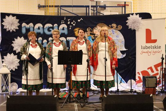 Gm. Leśniowice. III Jarmark Bożonarodzeniowy połączony z koncertem charytatywnym „Gramy dla Neli” [GALERIA ZDJĘĆ]