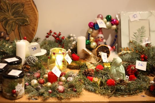 Gm. Leśniowice. III Jarmark Bożonarodzeniowy połączony z koncertem charytatywnym „Gramy dla Neli” [GALERIA ZDJĘĆ]