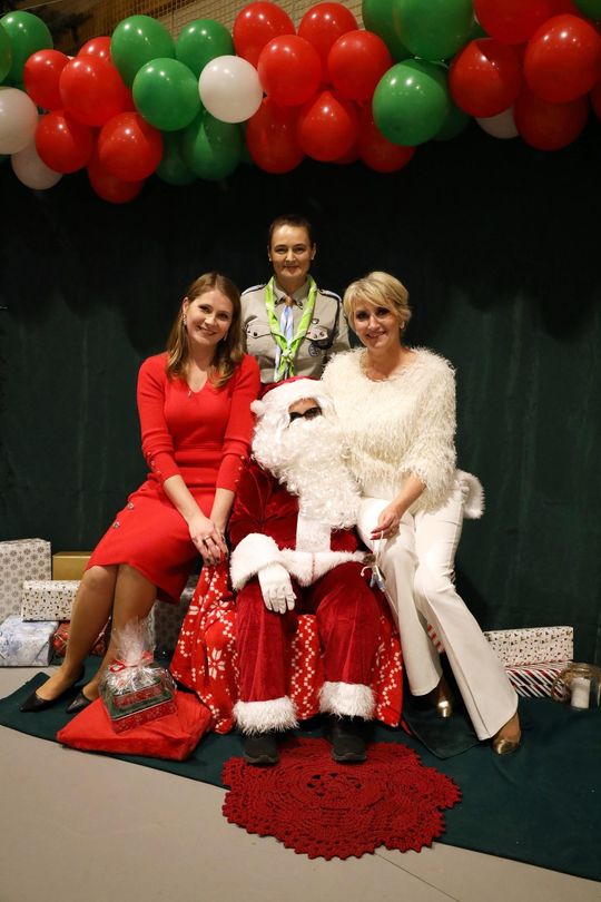 Gm. Leśniowice. III Jarmark Bożonarodzeniowy połączony z koncertem charytatywnym „Gramy dla Neli” [GALERIA ZDJĘĆ]