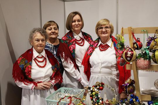 Gm. Leśniowice. III Jarmark Bożonarodzeniowy połączony z koncertem charytatywnym „Gramy dla Neli” [GALERIA ZDJĘĆ]