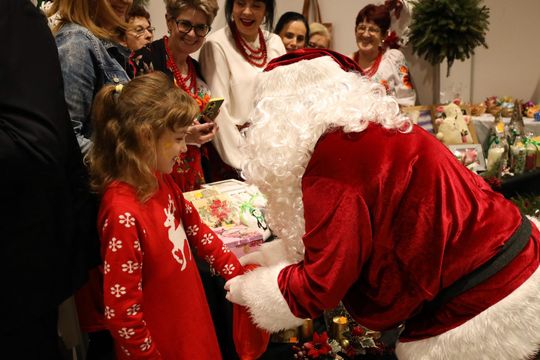 Gm. Leśniowice. III Jarmark Bożonarodzeniowy połączony z koncertem charytatywnym „Gramy dla Neli” [GALERIA ZDJĘĆ]