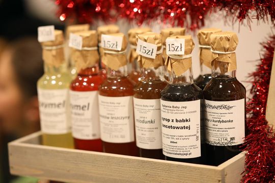 Gm. Leśniowice. III Jarmark Bożonarodzeniowy połączony z koncertem charytatywnym „Gramy dla Neli” [GALERIA ZDJĘĆ]