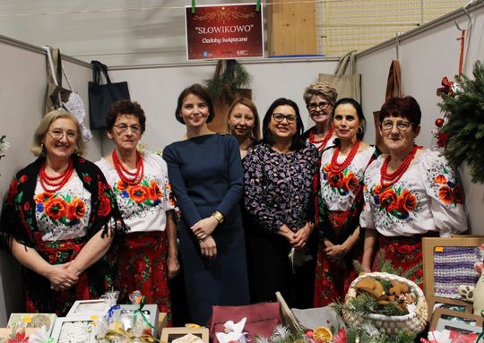 Gm. Leśniowice. III Jarmark Bożonarodzeniowy połączony z koncertem charytatywnym „Gramy dla Neli” [GALERIA ZDJĘĆ]