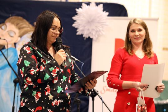 Gm. Leśniowice. III Jarmark Bożonarodzeniowy połączony z koncertem charytatywnym „Gramy dla Neli” [GALERIA ZDJĘĆ]