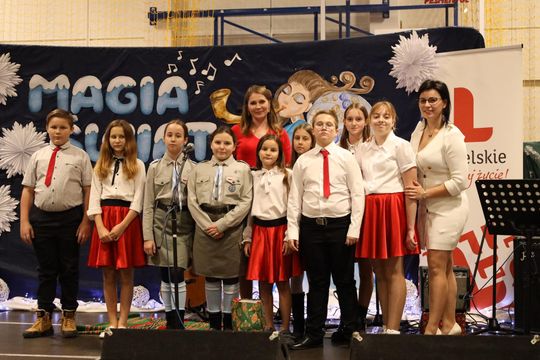 Gm. Leśniowice. III Jarmark Bożonarodzeniowy połączony z koncertem charytatywnym „Gramy dla Neli” [GALERIA ZDJĘĆ]