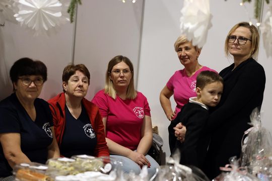 Gm. Leśniowice. III Jarmark Bożonarodzeniowy połączony z koncertem charytatywnym „Gramy dla Neli” [GALERIA ZDJĘĆ]