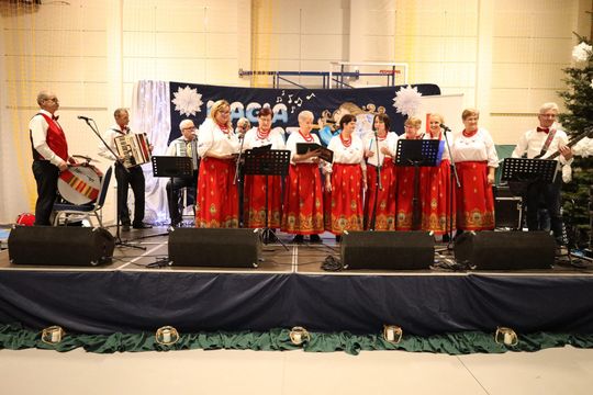 Gm. Leśniowice. III Jarmark Bożonarodzeniowy połączony z koncertem charytatywnym „Gramy dla Neli” [GALERIA ZDJĘĆ]