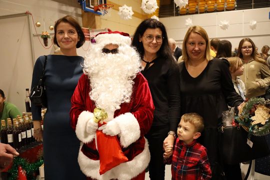 Gm. Leśniowice. III Jarmark Bożonarodzeniowy połączony z koncertem charytatywnym „Gramy dla Neli” [GALERIA ZDJĘĆ]