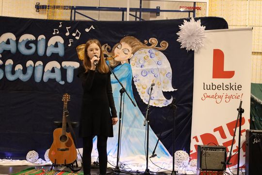 Gm. Leśniowice. III Jarmark Bożonarodzeniowy połączony z koncertem charytatywnym „Gramy dla Neli” [GALERIA ZDJĘĆ]
