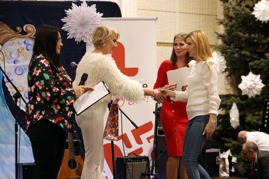 Gm. Leśniowice. III Jarmark Bożonarodzeniowy połączony z koncertem charytatywnym „Gramy dla Neli” [GALERIA ZDJĘĆ]