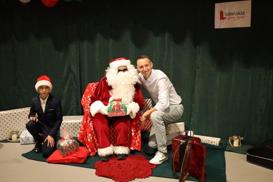 Gm. Leśniowice. III Jarmark Bożonarodzeniowy połączony z koncertem charytatywnym „Gramy dla Neli” [GALERIA ZDJĘĆ]