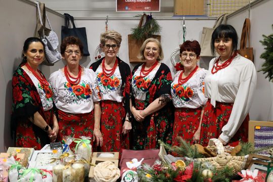 Gm. Leśniowice. III Jarmark Bożonarodzeniowy połączony z koncertem charytatywnym „Gramy dla Neli” [GALERIA ZDJĘĆ]