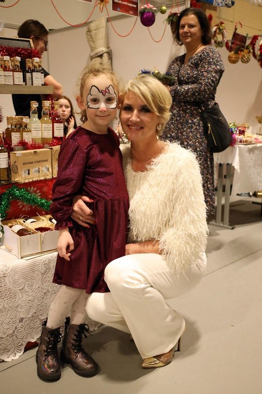 Gm. Leśniowice. III Jarmark Bożonarodzeniowy połączony z koncertem charytatywnym „Gramy dla Neli” [GALERIA ZDJĘĆ]