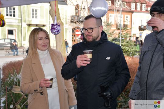 Krasnystaw. Na rynku miejskim świąteczny jarmark [GALERIA ZDJĘĆ]