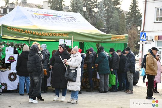 Krasnystaw. Na rynku miejskim świąteczny jarmark [GALERIA ZDJĘĆ]
