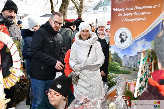 Krasnystaw. Na rynku miejskim świąteczny jarmark [GALERIA ZDJĘĆ]