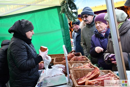 Krasnystaw. Na rynku miejskim świąteczny jarmark [GALERIA ZDJĘĆ]