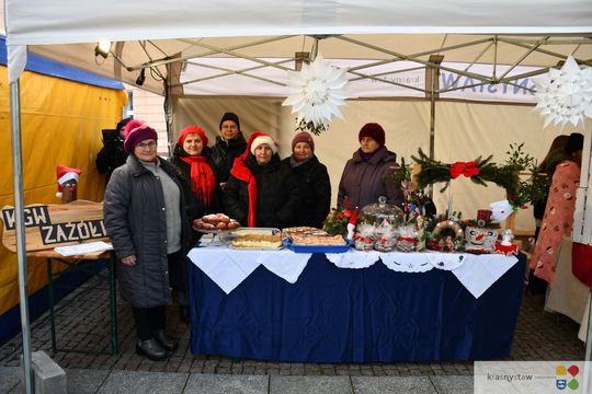 Krasnystaw. Na rynku miejskim świąteczny jarmark [GALERIA ZDJĘĆ]