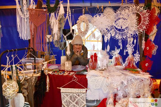 Krasnystaw. Na rynku miejskim świąteczny jarmark [GALERIA ZDJĘĆ]