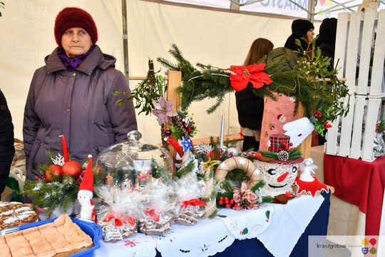Krasnystaw. Na rynku miejskim świąteczny jarmark [GALERIA ZDJĘĆ]
