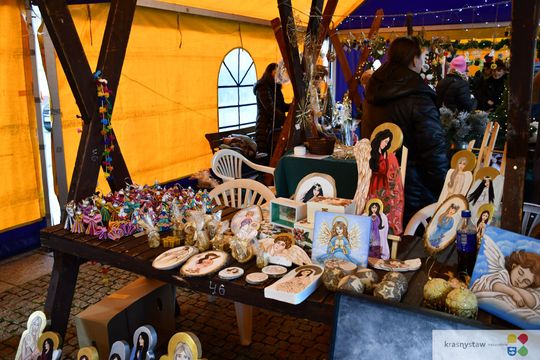 Krasnystaw. Na rynku miejskim świąteczny jarmark [GALERIA ZDJĘĆ]