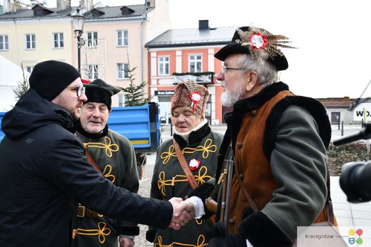 Krasnystaw. Na rynku miejskim świąteczny jarmark [GALERIA ZDJĘĆ]