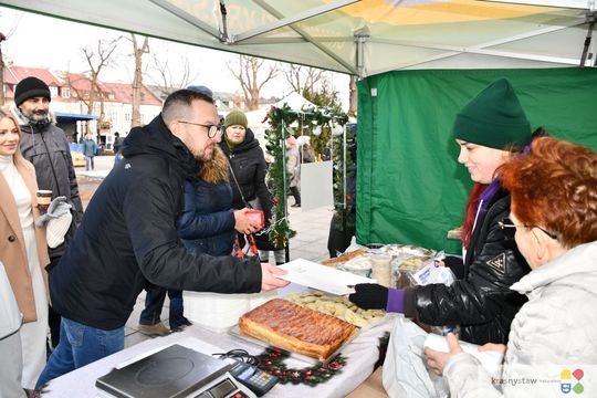 Krasnystaw. Na rynku miejskim świąteczny jarmark [GALERIA ZDJĘĆ]