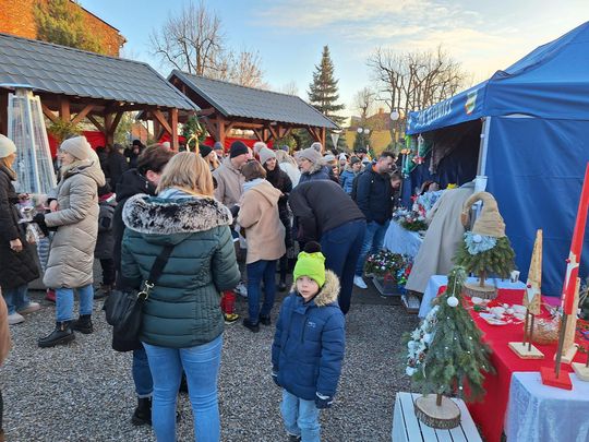 Tłumy na Jarmarku Świątecznym w Rejowcu [GALERIA ZDJĘĆ]