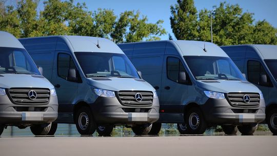 Flota lubelskiej policji wzbogaca się o 277 nowych radiowozów [GALERIA ZDJĘĆ]