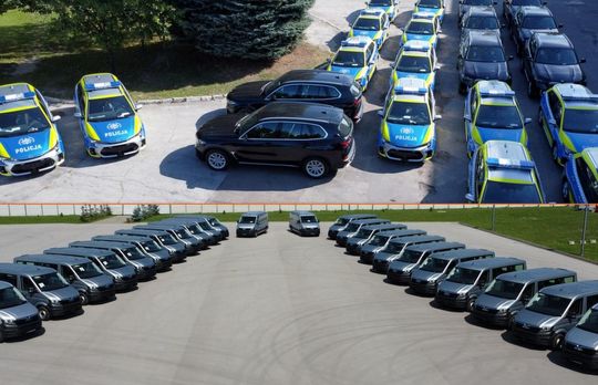 Flota lubelskiej policji wzbogaca się o 277 nowych radiowozów [GALERIA ZDJĘĆ]