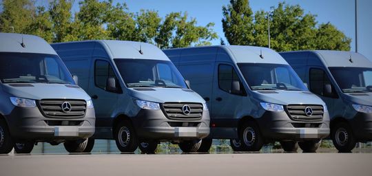 Flota lubelskiej policji wzbogaca się o 277 nowych radiowozów [GALERIA ZDJĘĆ]