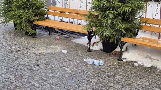 Chełm. Brudny poranek w centrum miasta w pierwszy dzień świąt Bożego Narodzenia [GALERIA ZDJĘĆ]