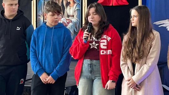 Spotkanie świąteczne w Szkole Podstawowej w Wierzbicy  [GALERIA ZDJĘĆ]