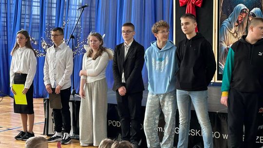 Spotkanie świąteczne w Szkole Podstawowej w Wierzbicy  [GALERIA ZDJĘĆ]