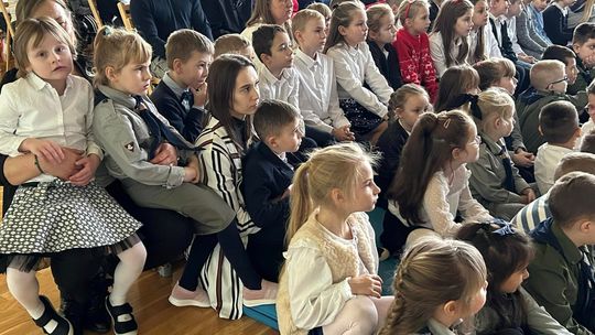 Spotkanie świąteczne w Szkole Podstawowej w Wierzbicy  [GALERIA ZDJĘĆ]