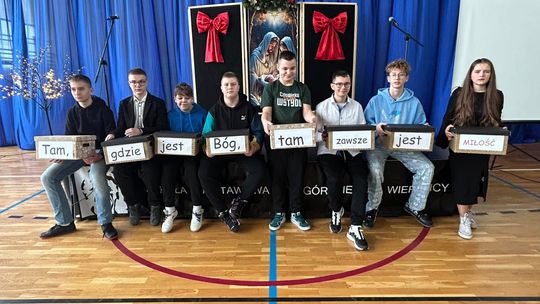 Spotkanie świąteczne w Szkole Podstawowej w Wierzbicy  [GALERIA ZDJĘĆ]