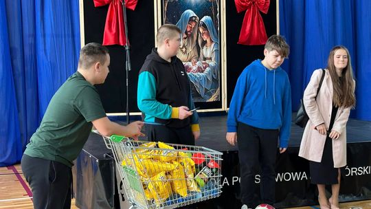 Spotkanie świąteczne w Szkole Podstawowej w Wierzbicy  [GALERIA ZDJĘĆ]