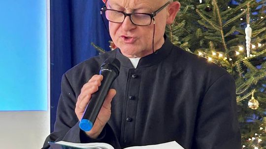 Spotkanie świąteczne w Szkole Podstawowej w Wierzbicy  [GALERIA ZDJĘĆ]