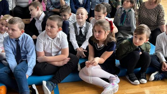 Spotkanie świąteczne w Szkole Podstawowej w Wierzbicy  [GALERIA ZDJĘĆ]