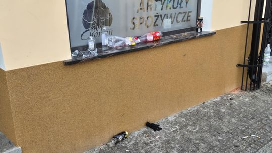 Chełm. Brudny poranek w centrum miasta w pierwszy dzień świąt Bożego Narodzenia [GALERIA ZDJĘĆ]