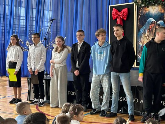 Spotkanie świąteczne w Szkole Podstawowej w Wierzbicy  [GALERIA ZDJĘĆ]
