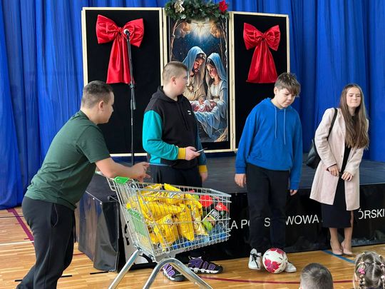 Spotkanie świąteczne w Szkole Podstawowej w Wierzbicy  [GALERIA ZDJĘĆ]