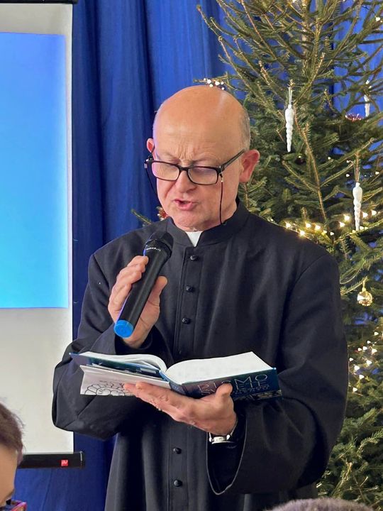 Spotkanie świąteczne w Szkole Podstawowej w Wierzbicy  [GALERIA ZDJĘĆ]