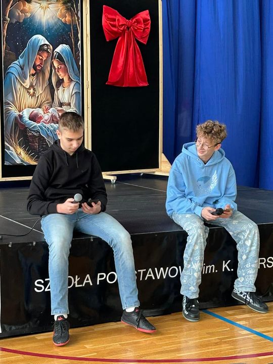 Spotkanie świąteczne w Szkole Podstawowej w Wierzbicy  [GALERIA ZDJĘĆ]