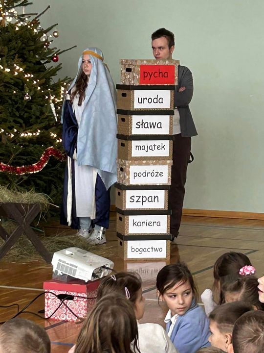 Spotkanie świąteczne w Szkole Podstawowej w Wierzbicy  [GALERIA ZDJĘĆ]