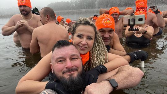 Klub Morsów - Krasnostawskie Karpie podczas świątecznej kąpieli [GALERIA ZDJĘĆ]