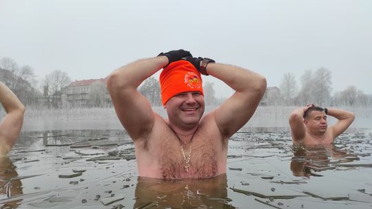 Klub Morsów - Krasnostawskie Karpie podczas świątecznej kąpieli [GALERIA ZDJĘĆ]